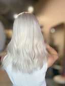 Blanche 16" handgeknüpfte Perücke