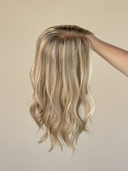 Topper de encaje Gisele de 16"