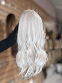 Blanche 18"