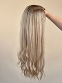 Tupé de seda Lulu de 22"