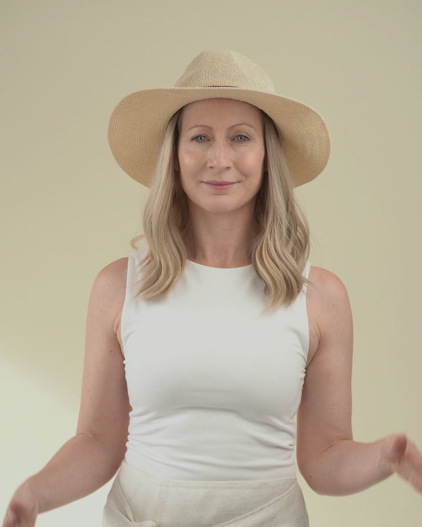 Portia 14  - Hat Wig soft highlight C0243
